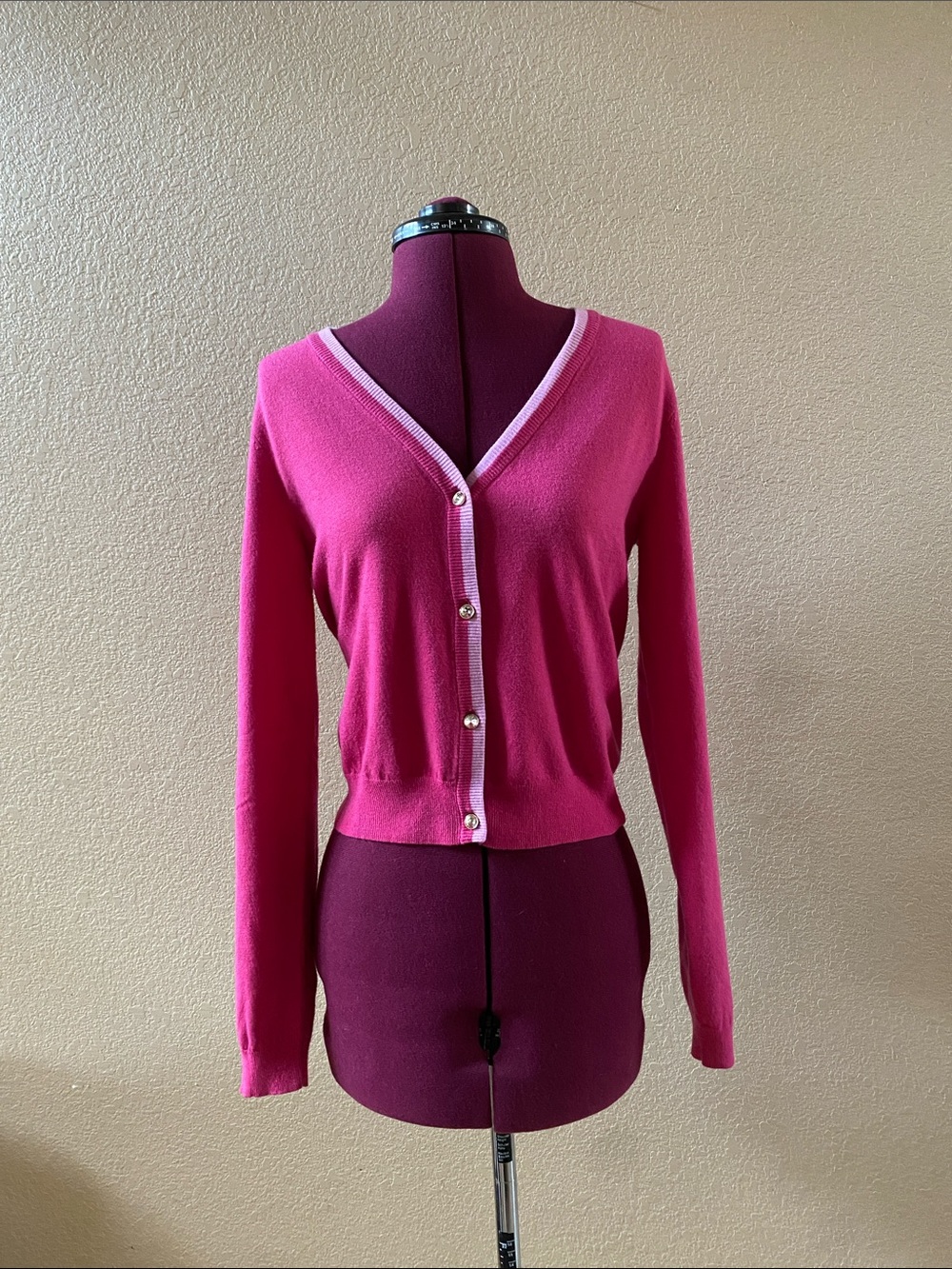 Cropped Pink V-Neck Button Cardigan